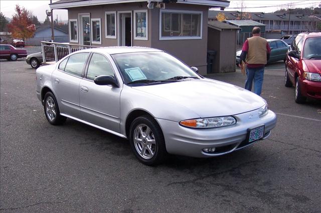 2003 Oldsmobile Alero FWD 4dr Sport