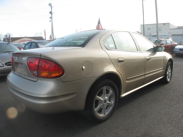 2003 Oldsmobile Alero FWD 4dr Sport