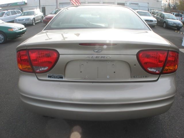 2003 Oldsmobile Alero FWD 4dr Sport