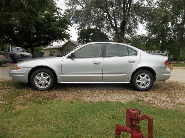 2004 Oldsmobile Alero Standard 4X4 Hardtop