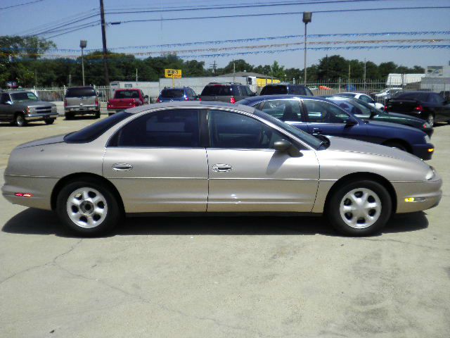 1999 Oldsmobile Aurora Base