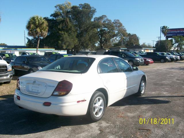 2001 Oldsmobile Aurora 3