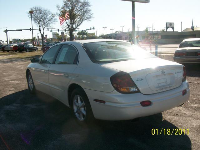 2001 Oldsmobile Aurora 3