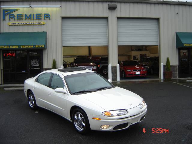 2001 Oldsmobile Aurora 111 WB RWD