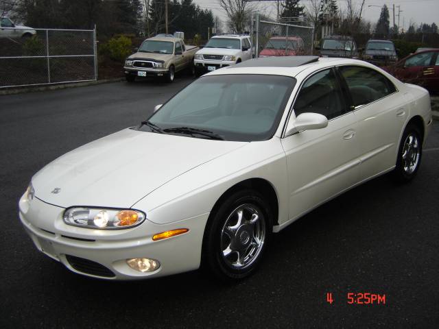 2001 Oldsmobile Aurora 111 WB RWD