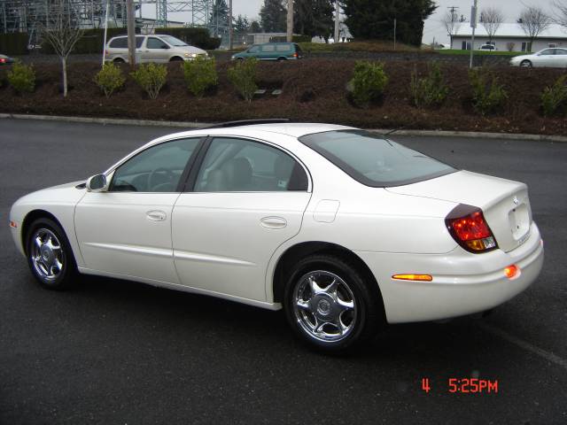 2001 Oldsmobile Aurora 111 WB RWD