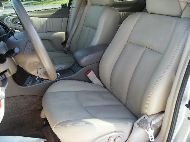 2002 Oldsmobile Aurora 3