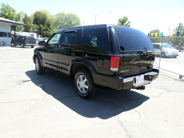 1999 Oldsmobile Bravada EX - DUAL Power Doors