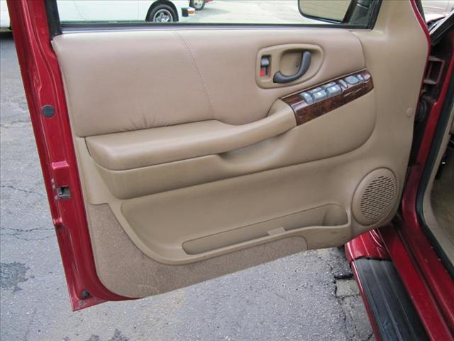 1999 Oldsmobile Bravada Base