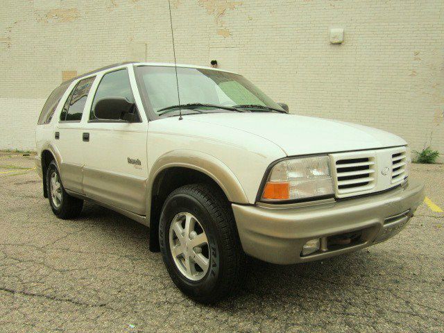 2000 Oldsmobile Bravada EX - DUAL Power Doors