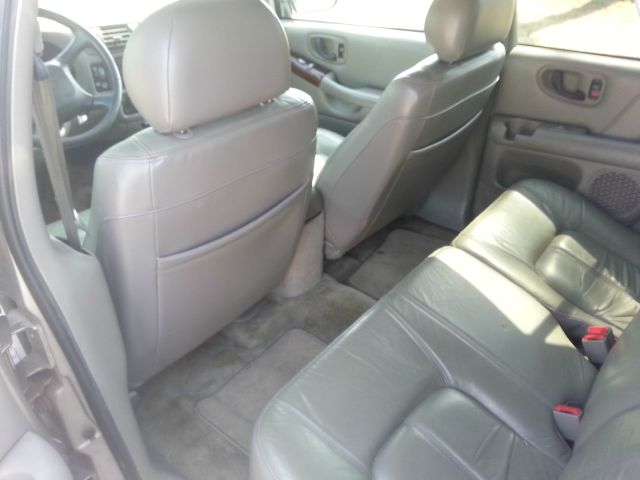 2000 Oldsmobile Bravada EX - DUAL Power Doors