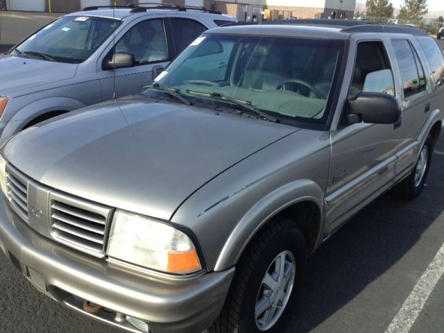 2000 Oldsmobile Bravada EX - DUAL Power Doors