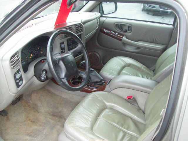 2000 Oldsmobile Bravada EX - DUAL Power Doors