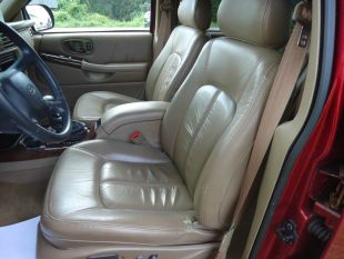 2000 Oldsmobile Bravada EX - DUAL Power Doors