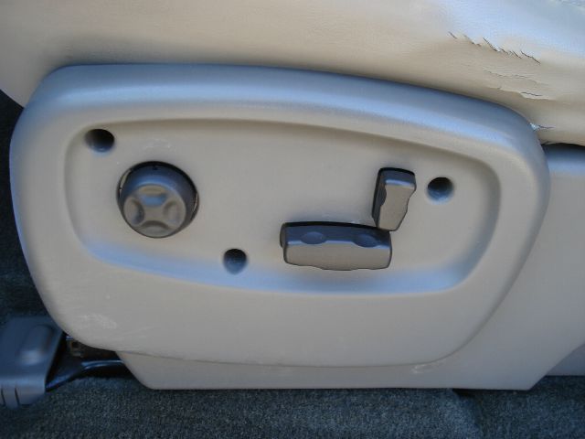 2002 Oldsmobile Bravada EX - DUAL Power Doors