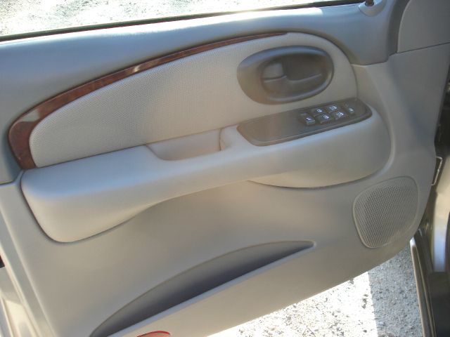 2002 Oldsmobile Bravada EX - DUAL Power Doors