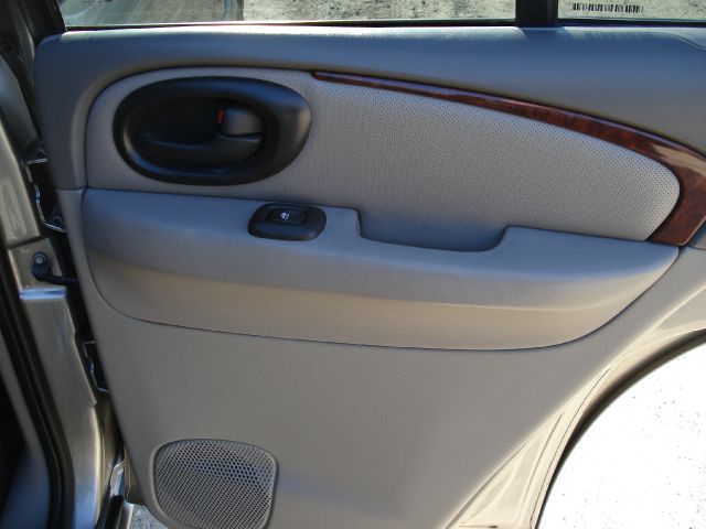 2002 Oldsmobile Bravada EX - DUAL Power Doors