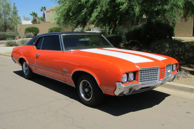 1972 Oldsmobile CUTLASS 4DR 4WD BASE AT