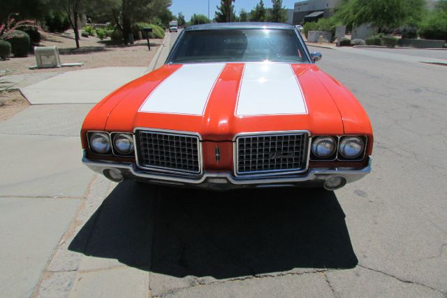 1972 Oldsmobile CUTLASS 4DR 4WD BASE AT