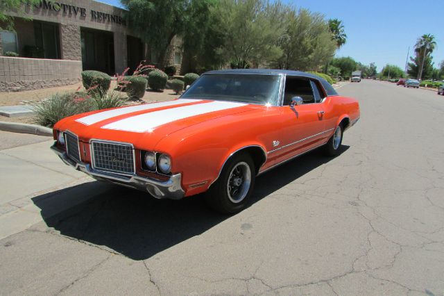 1972 Oldsmobile CUTLASS 4DR 4WD BASE AT