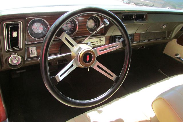 1972 Oldsmobile CUTLASS 4DR 4WD BASE AT