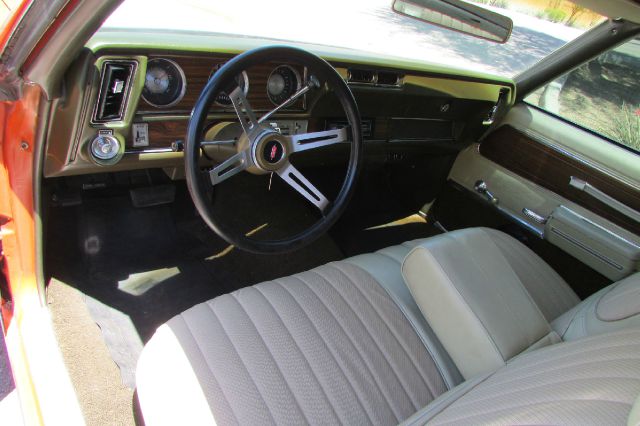 1972 Oldsmobile CUTLASS 4DR 4WD BASE AT