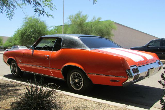 1972 Oldsmobile CUTLASS 4DR 4WD BASE AT