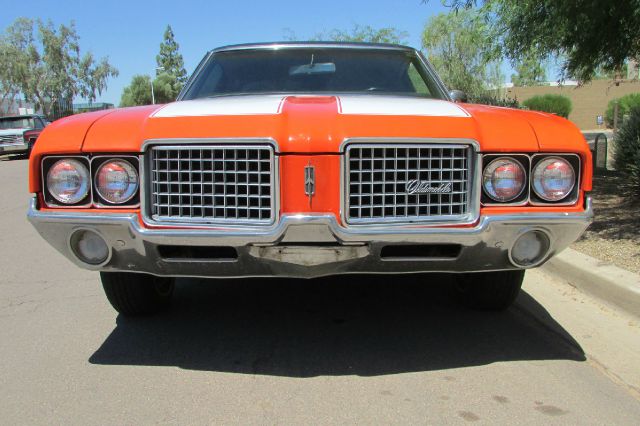 1972 Oldsmobile CUTLASS 4DR 4WD BASE AT