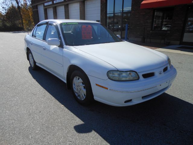 1998 Oldsmobile CUTLASS S Sedan