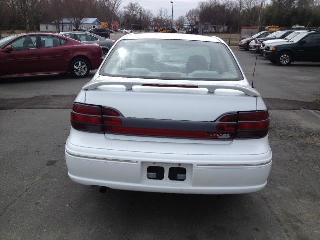 1999 Oldsmobile CUTLASS S Sedan