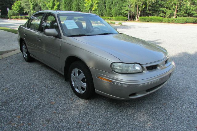 1999 Oldsmobile CUTLASS S Sedan