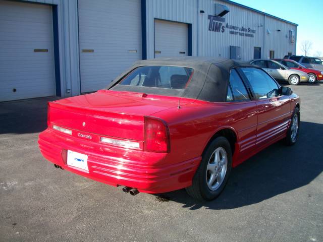 1993 Oldsmobile Cutlass Supreme Base