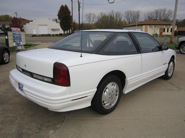 1994 Oldsmobile Cutlass Supreme Basic Wagon 4D