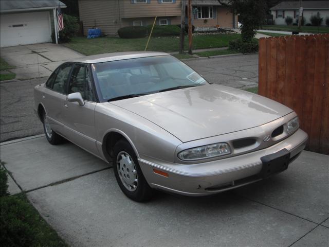 1999 Oldsmobile Eighty Eight Unknown