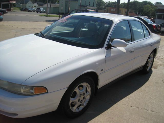 1999 Oldsmobile Intrigue S Sedan