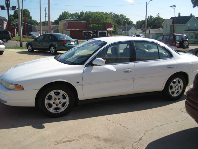 1999 Oldsmobile Intrigue S Sedan