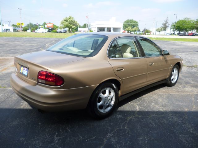 1999 Oldsmobile Intrigue S Sedan