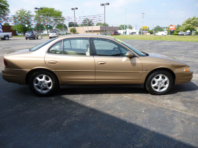 1999 Oldsmobile Intrigue S Sedan