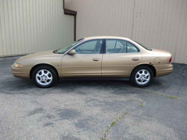 1999 Oldsmobile Intrigue S Sedan