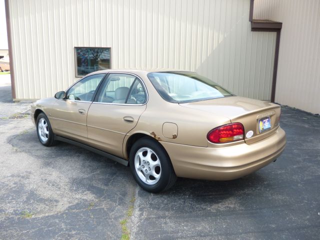 1999 Oldsmobile Intrigue S Sedan