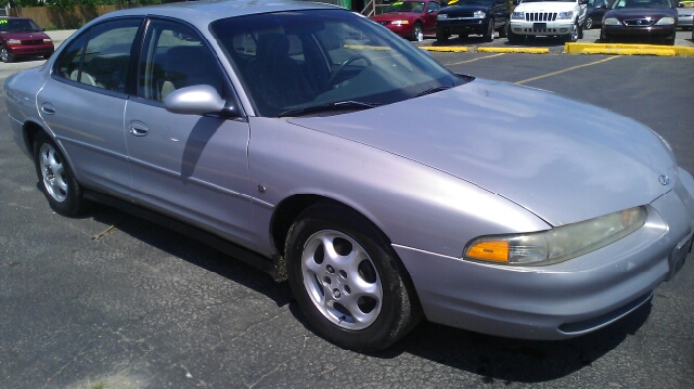 1999 Oldsmobile Intrigue S Sedan