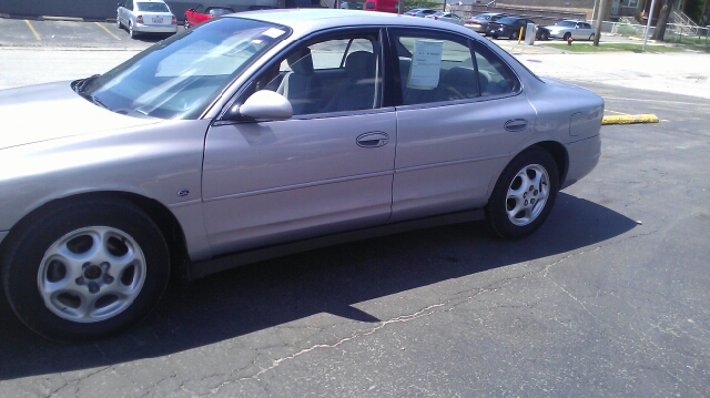 1999 Oldsmobile Intrigue S Sedan