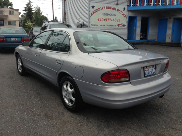 1999 Oldsmobile Intrigue S Sedan