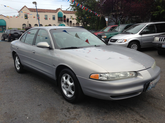 1999 Oldsmobile Intrigue S Sedan