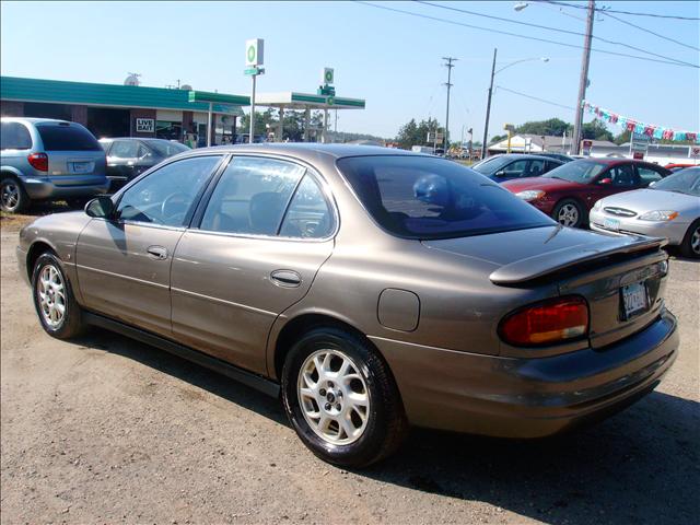 2000 Oldsmobile Intrigue FWD 4dr Sport