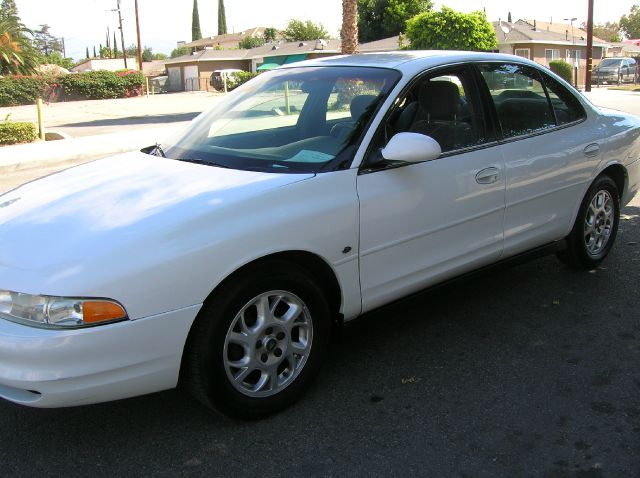 2000 Oldsmobile Intrigue S Sedan