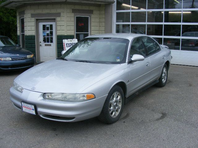 2001 Oldsmobile Intrigue S Sedan