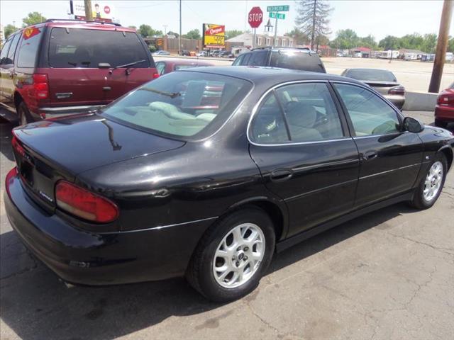 2002 Oldsmobile Intrigue S Sedan