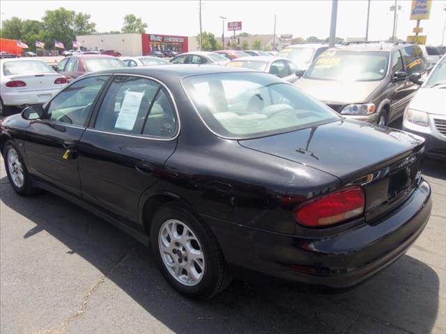 2002 Oldsmobile Intrigue S Sedan