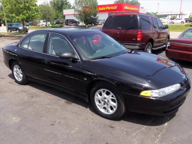 2002 Oldsmobile Intrigue S Sedan